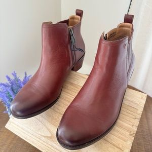 Vionic Bethany Waterproof Ankle Bootie Brown Leather Women Size 8.5